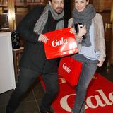 GALA-Event: Jan Sosniok und Annika Kipp widmen dem GALA-Goodie-Bag ein Freudentänzchen.