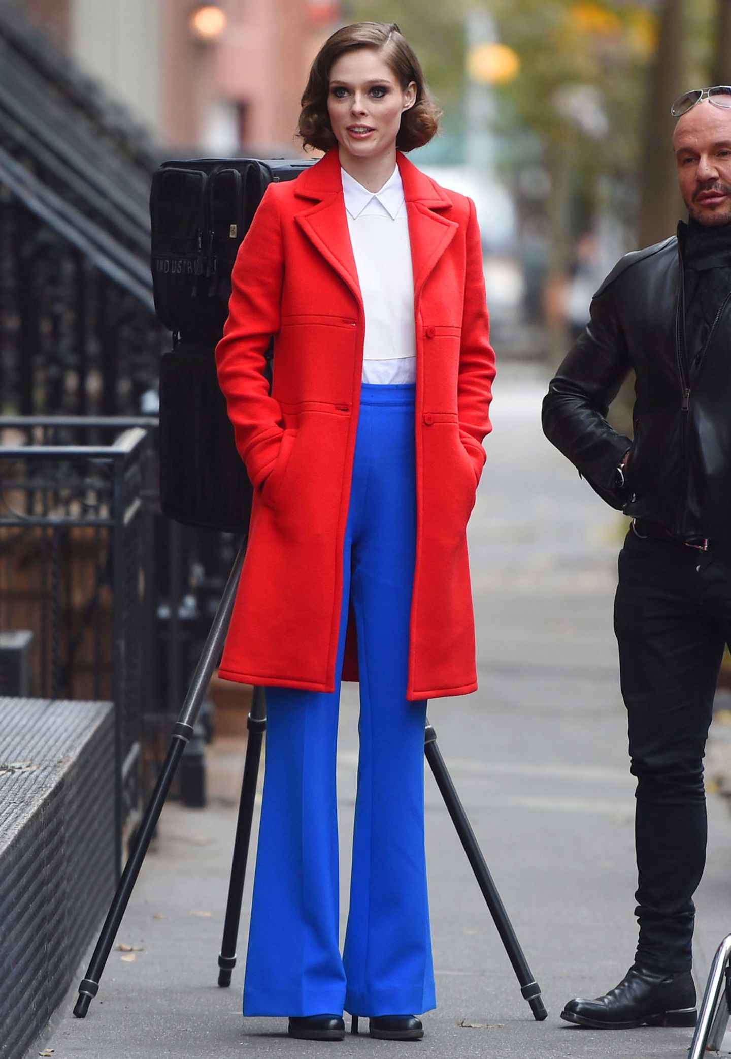 Colour-Blocking ist auch bei Topmodel Coco Rocha angesagt: Im leuchtenden Retro-Outfit dreht sie in New York ihre eigene TV-Shoe "The Face".