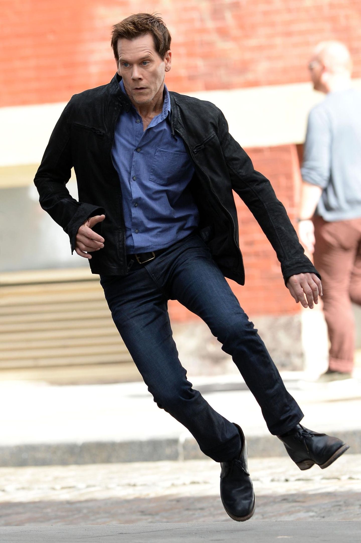 16. September 2013: Für Kevin Bacon geht es am Set von "The Following" in Manhattan rasant zu.
