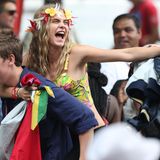 26. August 2013: Cara Delevingne hat vom Modelbusiness ins Schauspielfach gewechselt. Sie steht beim Notting Hill Karneval in London für eine Szene von "Kis In Love" vor der Kamera.