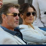22. Oktober 2013: Nach "After the Sunset" stehen Pierce Brosnan und Salma Hayek wieder gemeinsam vor der Kamera. Dieses Mal drehen sie "How To Make Love Like An Englishman" in Venedig.