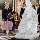 29. August 2013: Königin Margrethe besucht auf Schloss Frederiksborg in Hillerød die Sonderausstellung "Dänemark und das Russland des Zaren 1600 - 1900". Zwischen dem dänischen Königshaus und der Zarenfamilie gibt es auch familiäre Bande. Denn die Mutter des letzten Zaren, Maria Fjodorowna, war eine Tochter von Christian IX., dem Großvater der jetzigen Königin.