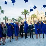 19. Juni 2013: Fürstin Charlène übergibt den Absolventen der "l'Ecole Internationale de Monaco" ihr Diplom.
