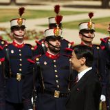 10. Juni 2013: Prinz Felipe von Spanien empfängt den spanischen Kronprinzen Naruhito in Madrid.