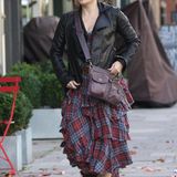 4. Oktober 2013: Helena Bonham Carter spaziert ganz allein durch London.