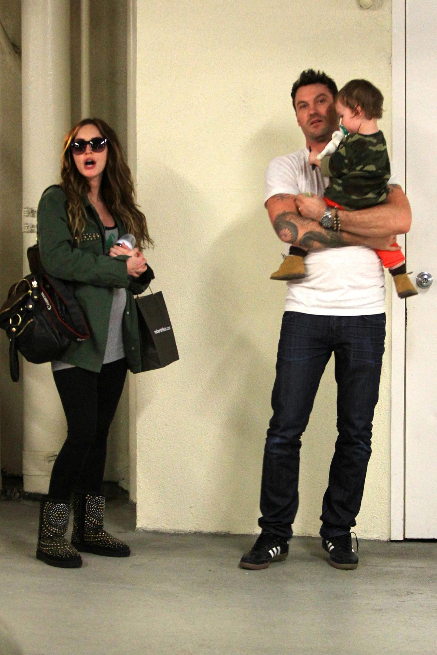 26. November 2013: Brian Austin Green und der gemeinsame Sohn Noah begleiten die schwangere Megan Fox zum Arzt in Beverly Hills.