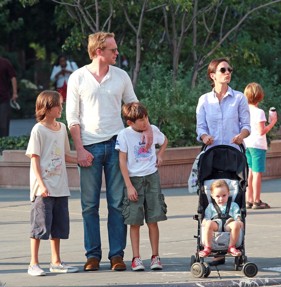 21. August 2013: Jennifer Connelly unternimmt mit ihrem Mann Paul Bettany un den Kindern Kai, Stellan und Agnes einen Ausflug in Tribeca.