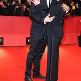 Florian David Fitz (mit Hannelore Elstner) ist traurig: "Ich hab ein sehr vollen Fahrplan und hetze von einem Termin mit nem Regisseur zum nächsten Meeting und komme leider gar nicht zum Filme schauen" . Dafür findet der Schauspieler: "Berlinale bedeutet Party-Stress, aber mit einem gewissen Alkohol-Level wird Party-Stress zu Spaß".