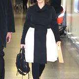Auf Outfits mit A-Schnitten, besonders mit Leggings kombiniert, sollte Kim Kardashian demnächst eher verzichten.