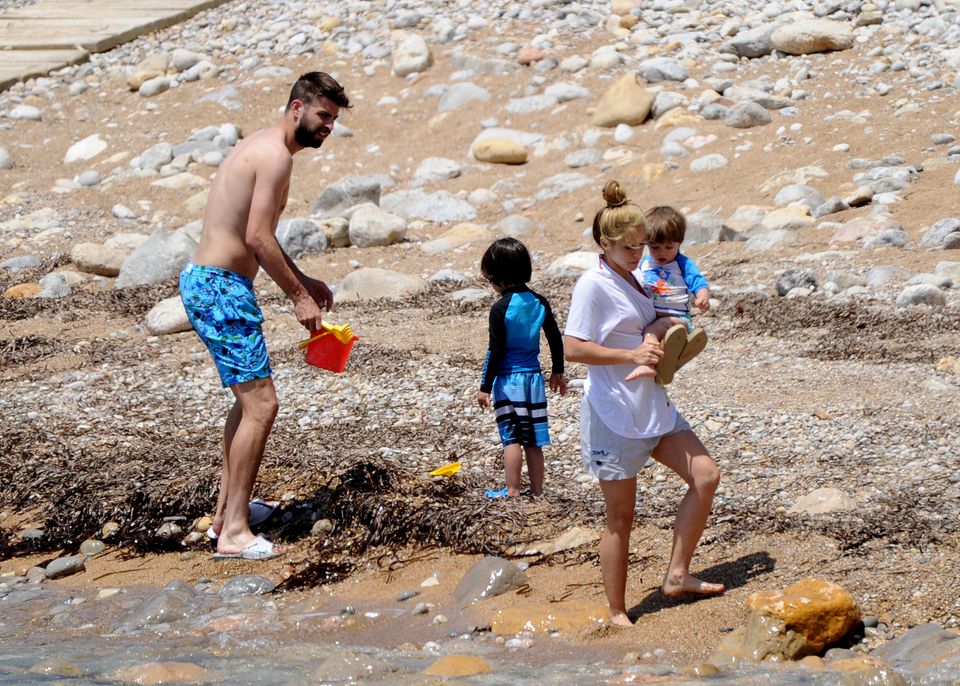 26. Mai 2016  Nach der Fußballsaison und vor der Europameistertschaft machen Piqué und Shakira mit ihren Söhnen Milan und Sasha Familienurlaub auf Ibiza.