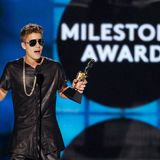 Juston Bieber gewinnt den "Milestone Award".