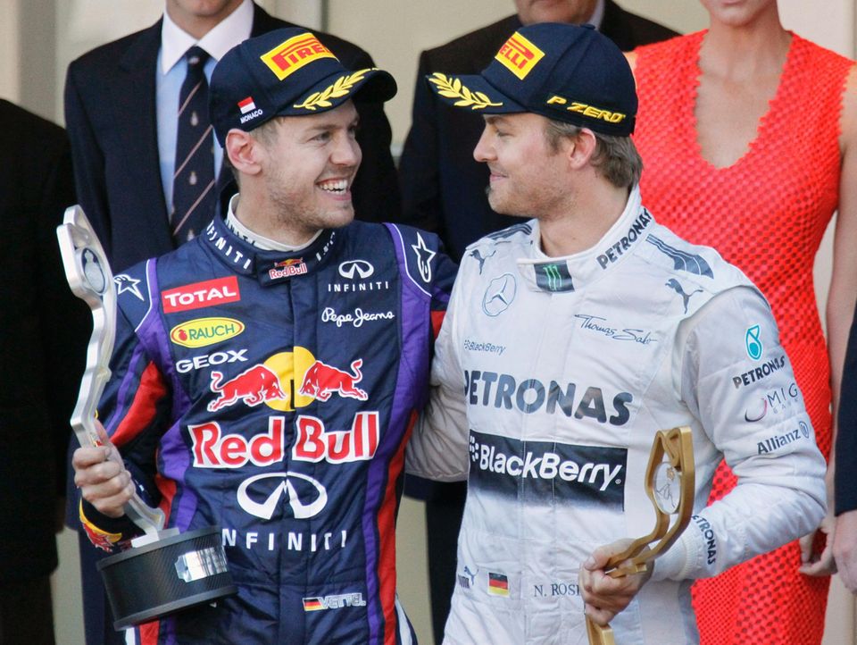 Nico Rosberg gewinnt das Rennen. Sebastian Vettel kommt als zweiter ins Ziel.