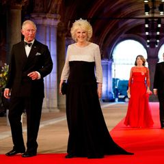 Aus England sind Prinz Charles und Herzogin Camilla angereist.