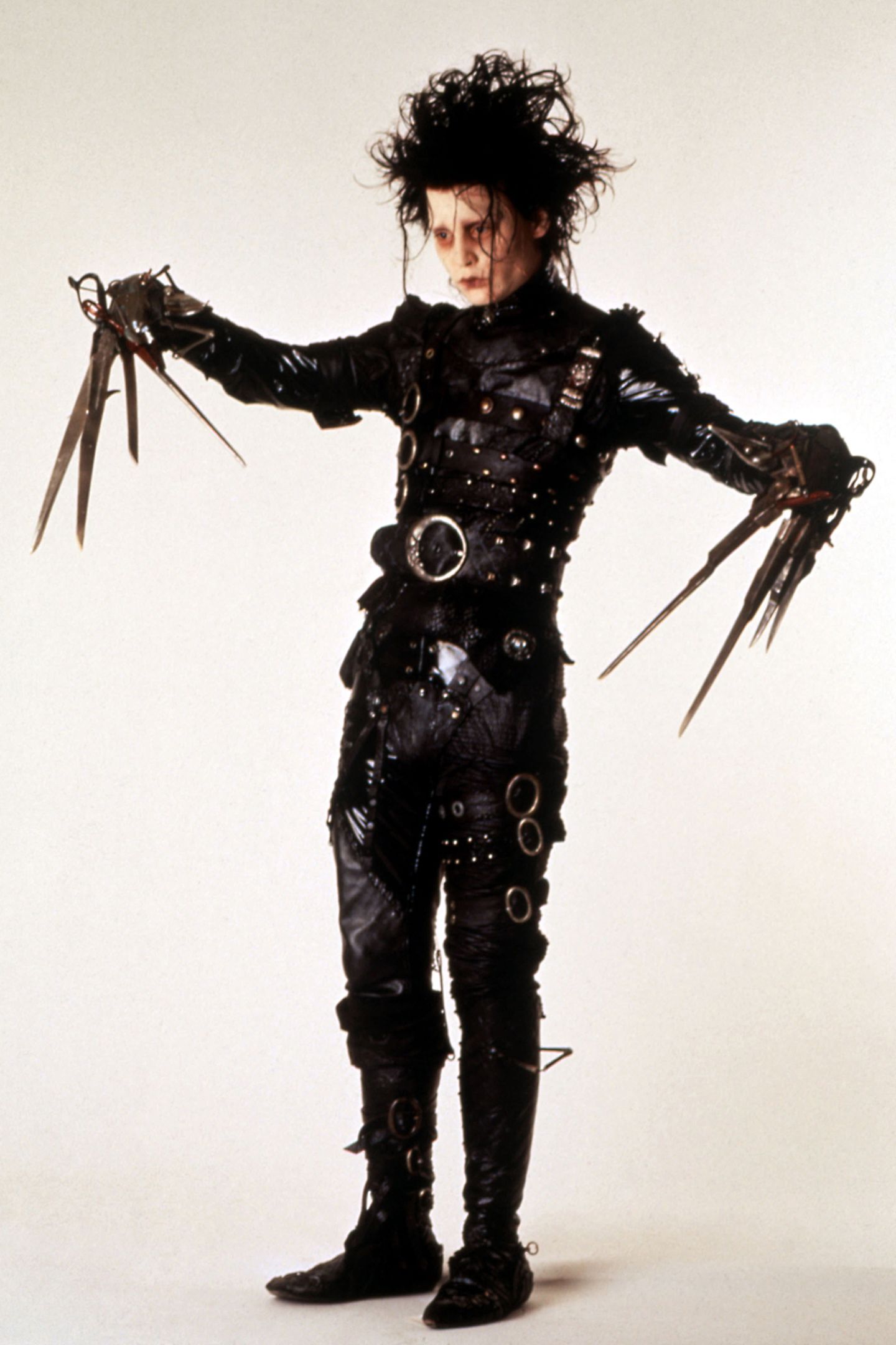 Mit "Edward mit den Scherenhänden" (1990) gelang Tim Burton ein Welterfolg. Die Rolle des künstlich erschaffenen, aber liebenswürdigen Außenseiters bescherte Johnny Depp den Durchbruch als Schauspieler.