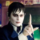 Leichenblass und mit ganz schön gruseligen Fingernägeln spielt der charismatische Schauspieler den Vampir "Barnabas Collins" in "Dark Shadows" (2012).