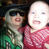 Die Vermutung liegt nahe, dass dieses Baby kein Fan von Lady GaGa ist.