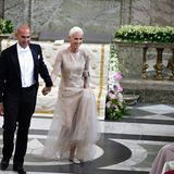 Marie Fredriksson von "Roxette" singt ein Ständchen für das Hochzeitspaar.