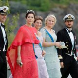 Prinz Frederik, Prinzessin Mary, Prinzessin Märtha Louise, Prinzessin Mette-Marit und Prinz Haakon auf dem Weg zum Schiff