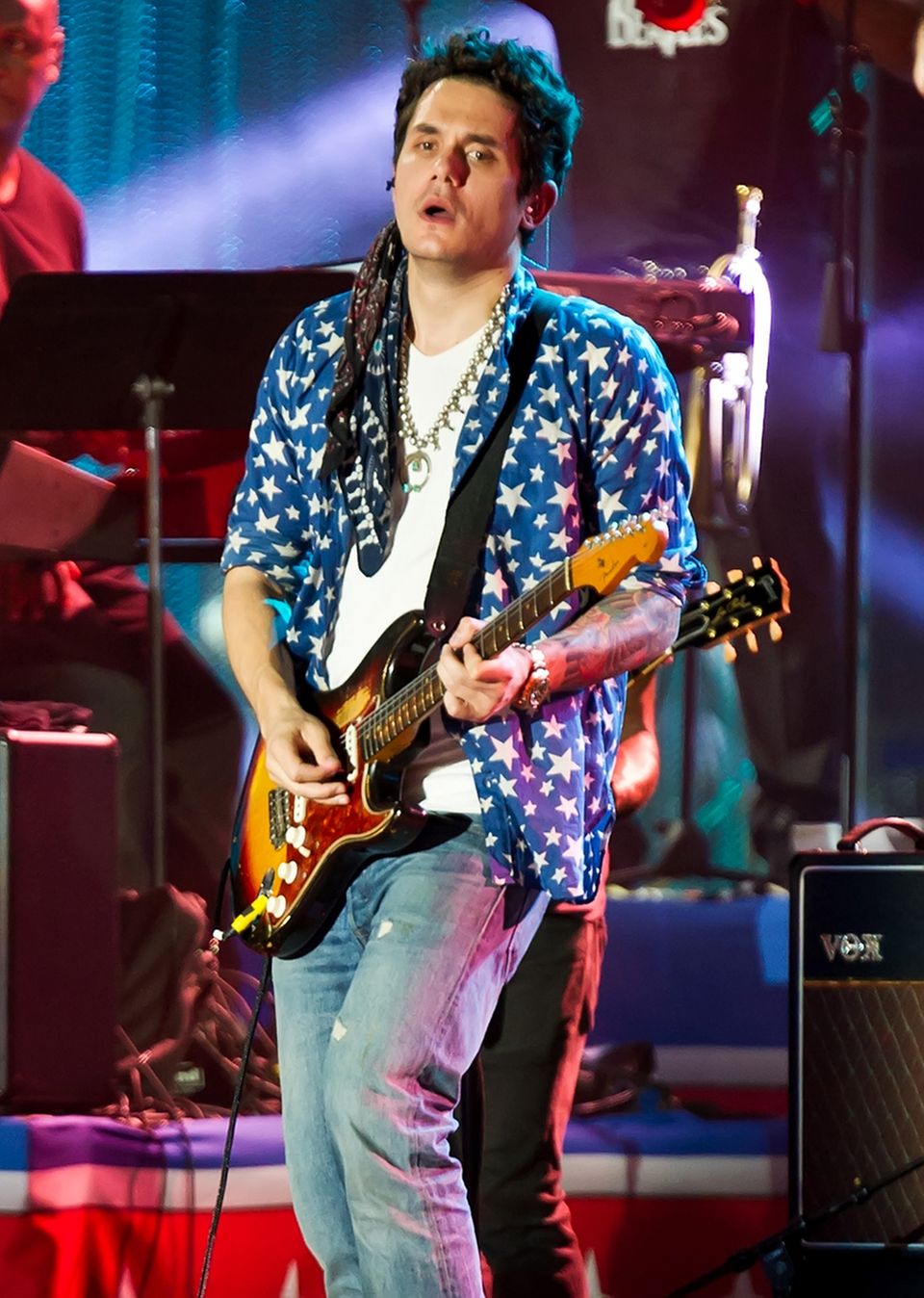John Mayer muss kurz beim "Philly 4th of July Jam" in Philadelphia auftreten, dann kann er zurück zu Katy Perry und mit ihr gemeinsam feiern.