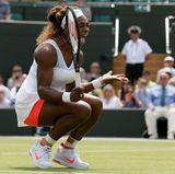 Serena Williams ärgert sich, nachdem sie in der Partie gegen Caroline Garcia einen Ball ins Netz gespielt hat.