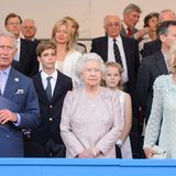 Prinz Charles, Queen Elizabeth und Herzogin Camilla warten gespannt auf die Konzerte vor dem Buckingham Palace.