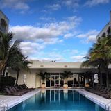 Berühmte Hotelbesitzer: Zum Hotel-Portfolio der Estefans gehört außerdem das " Costa d'Este Beach Resort " ebenfalls in Miami. Kosten pro Nacht: ab 99 Euro.
