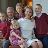 2012  Wie aus dem Bilderbuch: Beim offiziellen Familienportrait zu Weihnachten zeigt sich der enge Zusammenhalt der königlichen Familie.