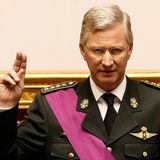 In den drei Landessprachen Französisch, Deutsch und Flämisch schwört er "die Verfassung und die Gesetze des belgischen Volkes zu beachten, die Unabhängigkeit des Landes zu erhalten und die Unversehrtheit des Staatsgebietes zu wahren".