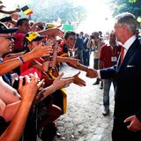 König Philippe gibt sich volksnah ...