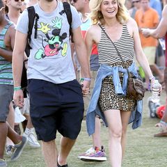 Comic-Look und Mustermix: Auch Joshua Jackson und Diane Kruger haben sich fürs Coachella-Festival ganz bequeme Outfits ausgesucht.