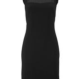 Anzeige: Schickes Schwarzes: Knielanges Kleid mit Chiffoneinsätzen an der Brust. Von Jessica Simpson, ca. 119€.