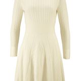 Anzeige: Perfekt für den Indian Summer in New York: Langärmeliges Strickkleid in wollweiß mit schwingendem Rockteil von Jessica Simpson, ca. 159€.