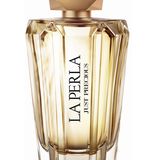 Traditionskultur - dieser Duft soll dem Gefühl von kostbarer Seide auf der Haut gleichen. La Perla Just Precious, Eau de Parfum, 100 ml, circa 90 Euro, ab September.