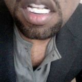 Trendsetter wie Kanye West haben schon vor einigen Jahren auf goldigen Zahnschmuck gesetzt.