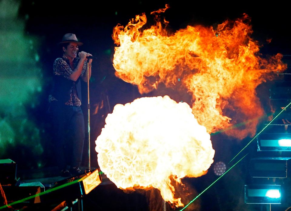 Bruno Mars (Bestes Video eines Sängers: "Locked Out of Heaven", Beste Choreographie: "Treasure") Bruno Mars (Bestes Video eines Sängers: "Locked Out of Heaven", Beste Choreographie: "Treasure")