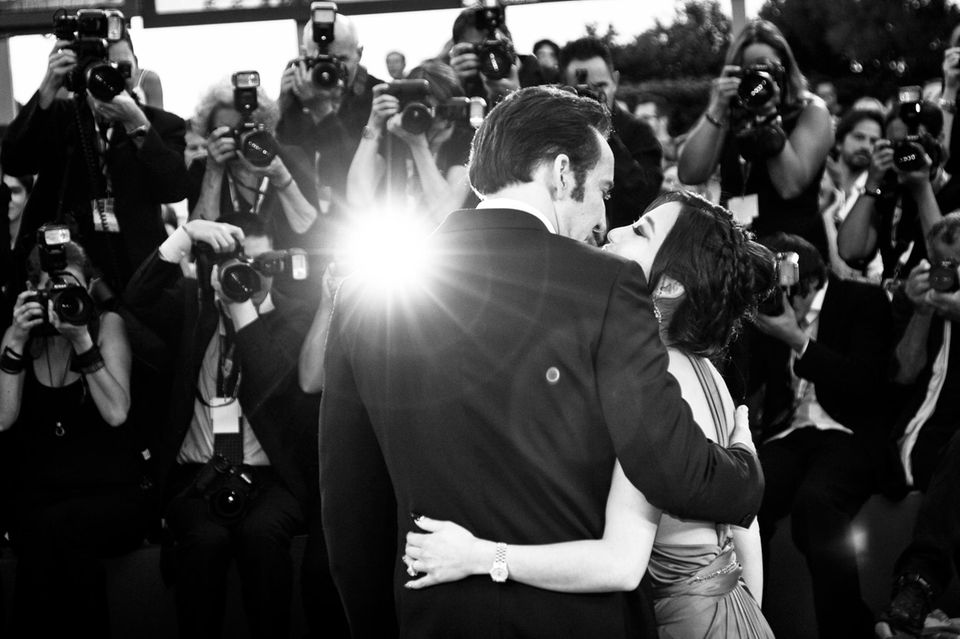 Nicolas Cage und seine Frau Alice Kim sind für die Fotografen ein schönes Motiv. Nicolas Cage und seine Frau Alice Kim sind für die Fotografen ein schönes Motiv.