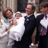 Im April 1999 hat Prinz William die Ehre, die Patenschaft des kleinen Prinz Konstantinos-Alexios zu übernehmen. König Konstantin, der stolze Großvater, ist wiederum Williams Pate.  Getauft wird der kleine älteste Sohn von Prinz Pavlos und Prinzessin Marie Chantal in London.