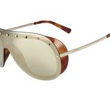 Glänzende Aussichten: Pilotenbrille von Valentino, ca. 200 Euro