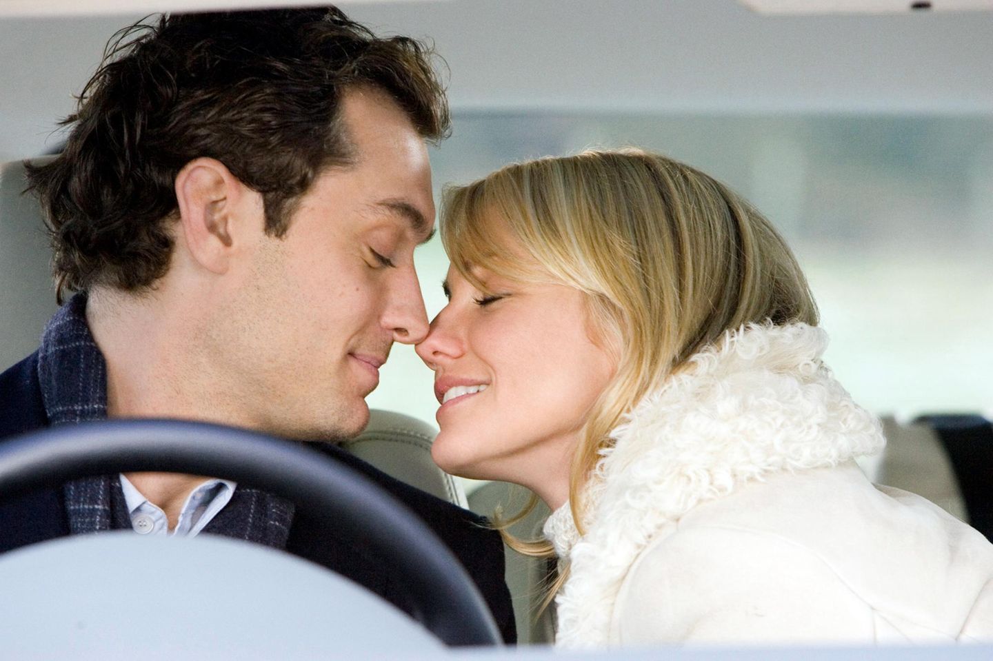 "Liebe braucht keine Ferien"  Jude Law und Cameron Diaz bringen uns mit dem Film "The Holiday" von 2006 in eine herrlich romantische Stimmung.