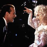 "Die Geister, die ich rief"  Der Film "Scrooged" aus dem Jahr 1988 mit Bill Murray in der Hauptrolle ist ein Weihnachtsfilm der etwas anderen Art. Die amerikanische Komödie transportiert Charles Dickens "Weihnachtsgeschichte" in die Gegenwart.
