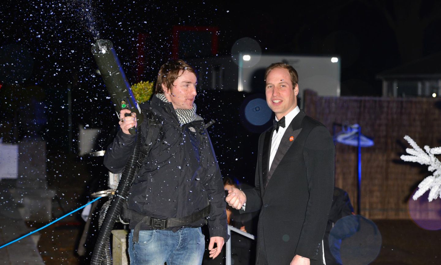 Prinz William freut sich über den Mann mit der Schneekanone.