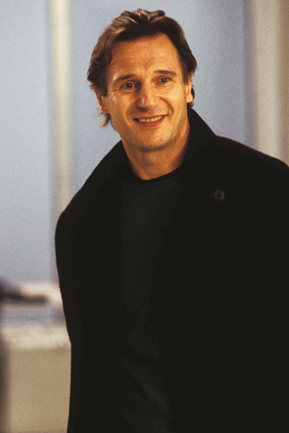 Dem breiten Publikum eher aus "Schindlers Liste", Action- oder Fantasyfilmen bekannt, spielt Liam Neeson in der Romantikkomödie "Tatsächlich Liebe" einen alleinerziehenden Witwer. 2012 spielte er die Hauptrolle in der Fortsetzung von "96 Hours", 2016 das Monster in "Sieben Minuten nach Mitternacht".