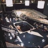 So sah es aus, wenn eine Filmcrew in den Siebziger Jahren Raumschiff-Szenen drehte.