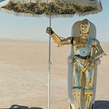 Anthony Daniels spielte den Roboter "C3PO" - in Drehpausen bevorugte er schattige Plätze.