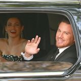 Channing Tatum und seine Frau Jenna werden sogar noch vor dem Aussteigen aus dem Auto von den Fotografen erwischt.