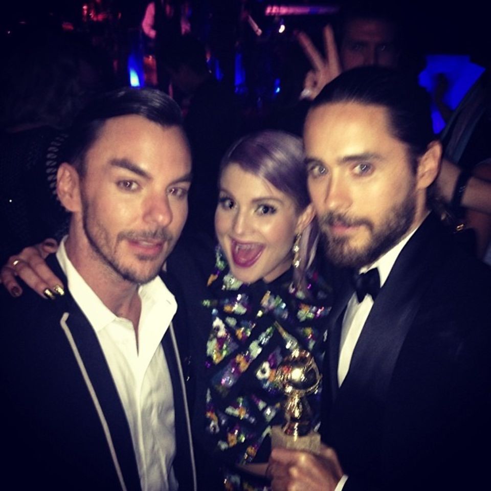 Kelly Clarkson feiert mit den Brüdern Shannon und Jared Leto auf der After-Show-Party. Kelly Clarkson feiert mit den Brüdern Shannon und Jared Leto auf der After-Show-Party.