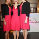 Bezaubernd sehen auch wieder unsere Hostessen in den leuchtenden Outfits von P&C aus.