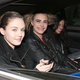 Cara Delevingne und Michelle Rodriguez sind nach der Chanel-Show bestens gelaunt.