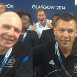 Prinz Harry in Fotolaune: Trevor Shailer (rechts), ein Sportfunktionär aus Neuseeland, hat bei den "Commonwealth Games" in Glasgow wohl das Foto seines Lebens geschossen.