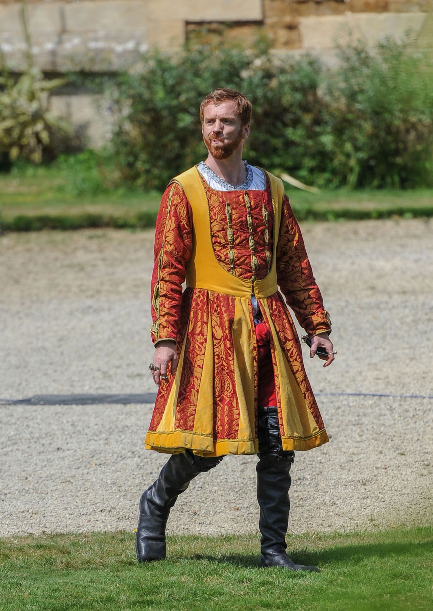 29. Juli 2014: "Homeland"-Star Damian Lewis steht im britischen Oxfordshire für die neue BBC-Serie "Wolf Hall" vor der Kamera. Er verkörpert King Henry VIII.